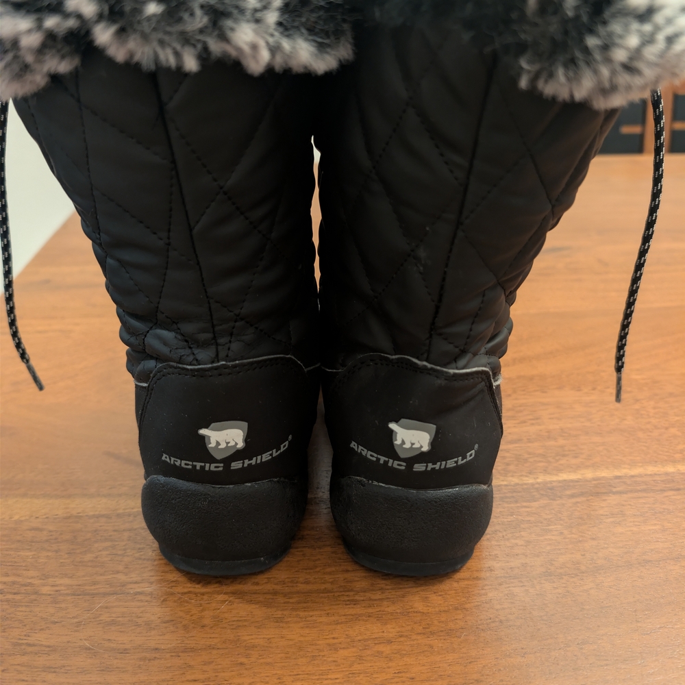 Black Quilted Winter Boots - Picture 2 of 7